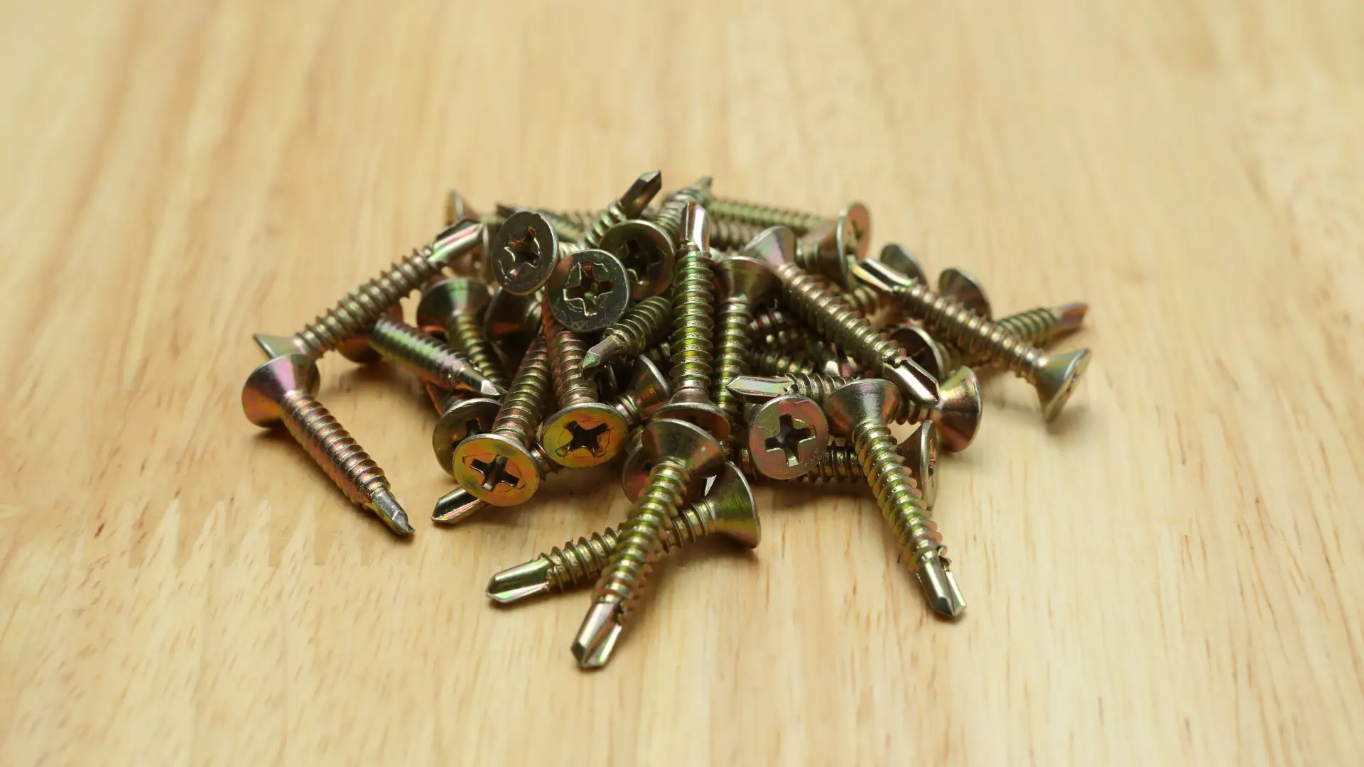 สกรูปลายสว่าน เครื่องมือสำคัญที่ช่วยยึดติดอย่างมั่นคงและประหยัดเวลา